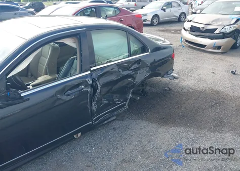 2012 Mercedes-Benz C 300 Luxury 4Matic/Sport 4Matic z USA, uszkodzony, nr VIN WDDGF8BB1CA717117